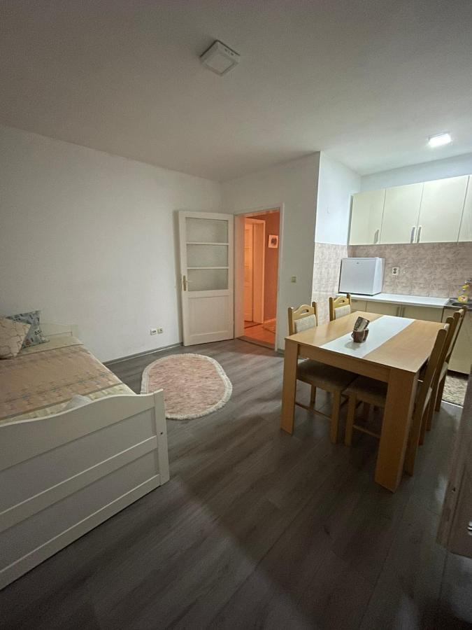Apartman City Lejlighed Tuzla Eksteriør billede